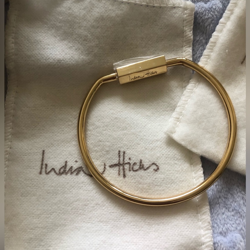 India Hicks Gold Get a Grip Key Ring/Charm Holder NEW (never used)